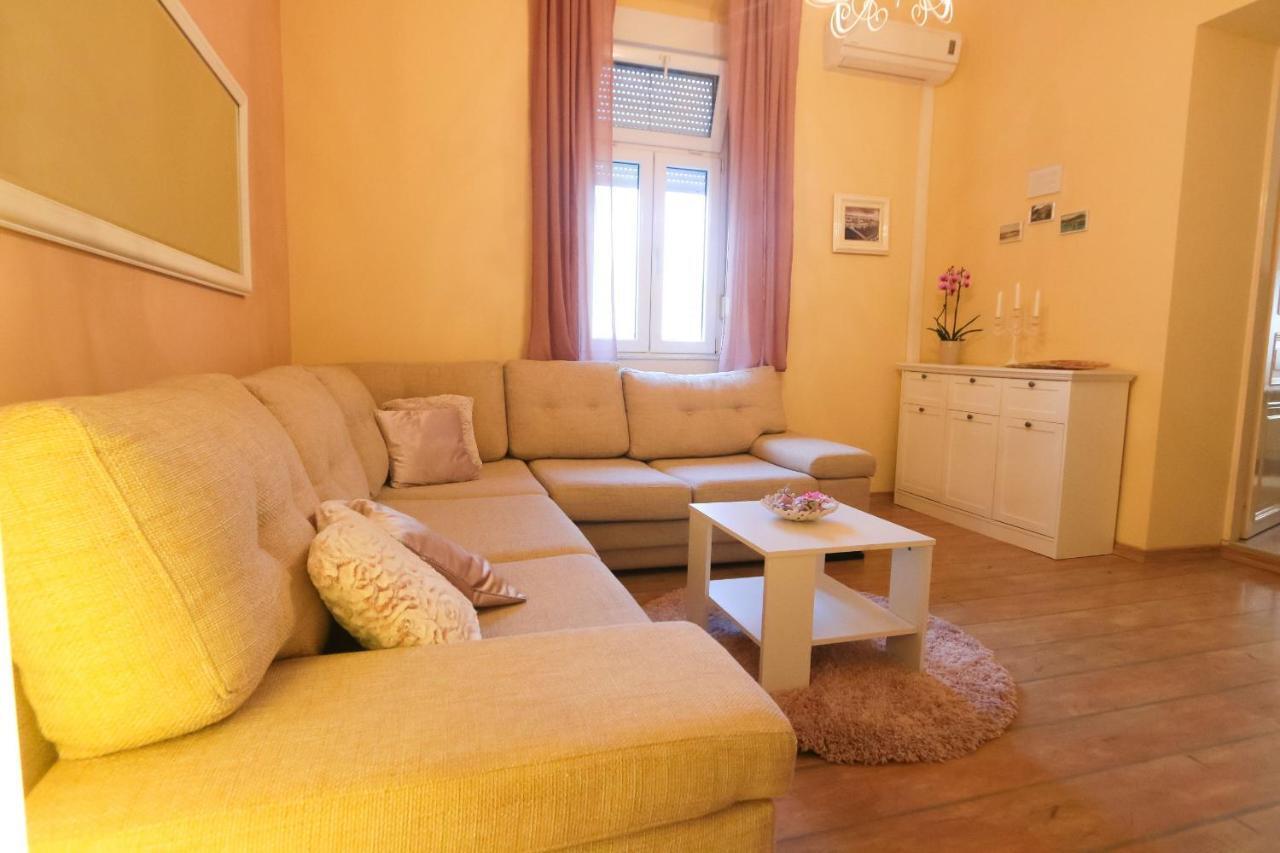 Rosa Solis Apartment *